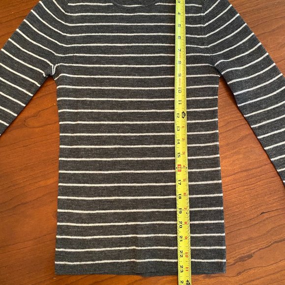 Vince Gray & White 100% Wool Striped Rib Knit Long Sleeve Crewneck Shirt - Picture 5 of 8